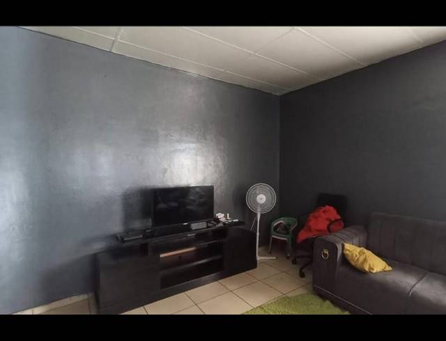 10 BEDROOM HOUSE FOR SALE IN ROSETTENVILLE